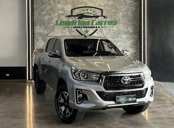 TOYOTA HILUX 2.8 SRX 4X4 CD 16V DIESEL 4P AUTOMÁTICO